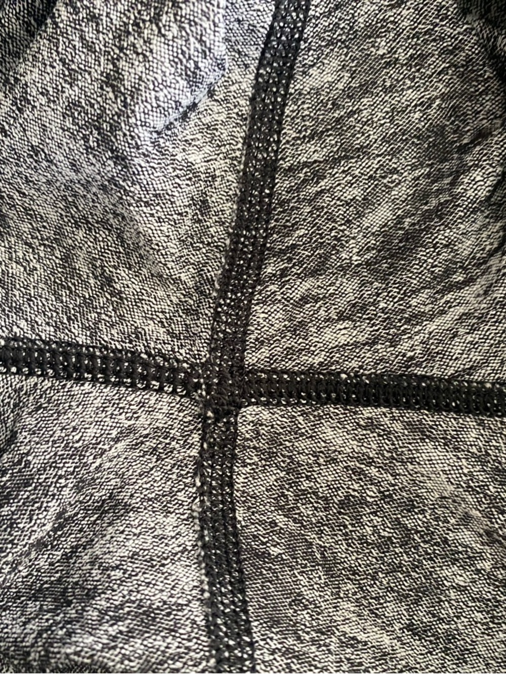 LULULEMON ATHLETICA JET PANT IN POWER
Luxtreme Spray White SIZE 6 - Picture 14 of 16